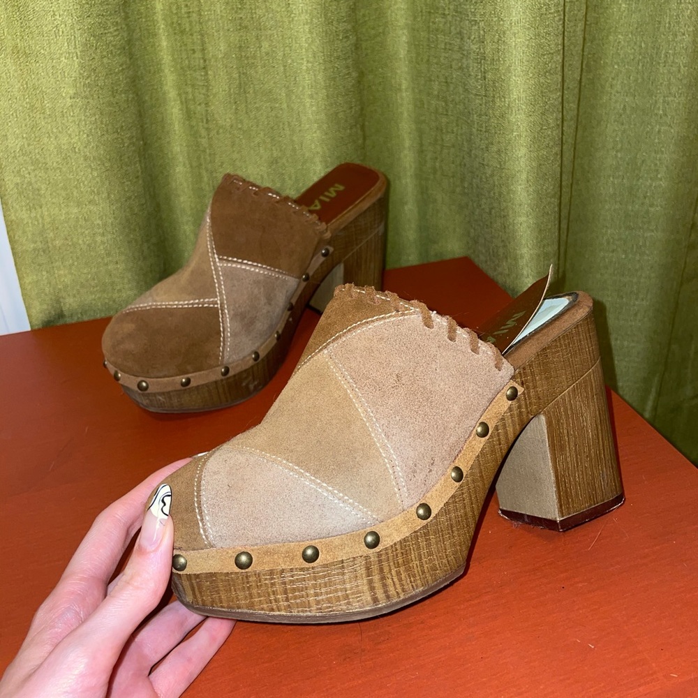 Chunky y2k clog heels